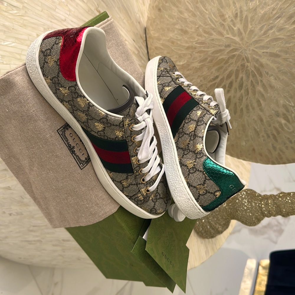 WOMEN'S (unisex) ACE GG SUPREME GUCCI SNEAKER WITH BEES - Picture 1 of 8